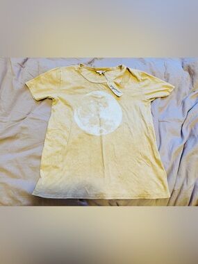 NWT Mystree Yellow Moon Graphic Tee Distressed Cut Out T-Shirt Top Celestial M